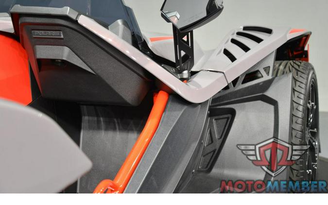 2026 Slingshot R AutoDrive Radiant Gray with Indy Red Pearl