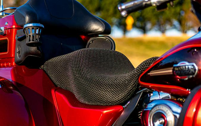 2012 Harley-Davidson® FLHTCUTG - Tri Glide® Ultra Classic®