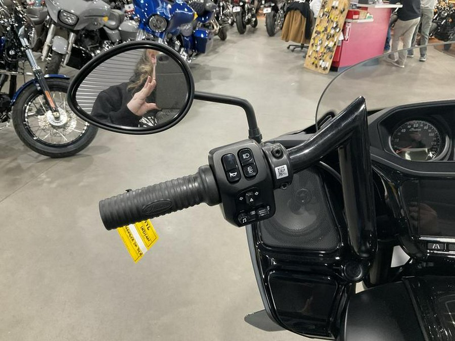 2023 Indian Motorcycle® Challenger® Dark Horse® Black Smoke