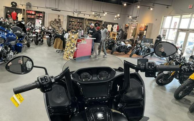 2023 Indian Motorcycle® Challenger® Dark Horse® Black Smoke