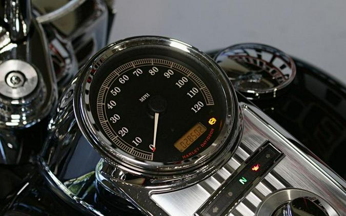 2013 Harley-Davidson® FLHRC - Road King® Classic