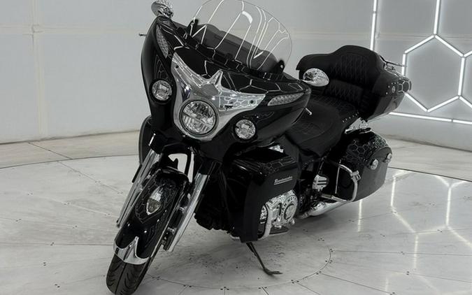 2017 Indian Roadmaster Thunder Black Willow Green Over Ivory Cream