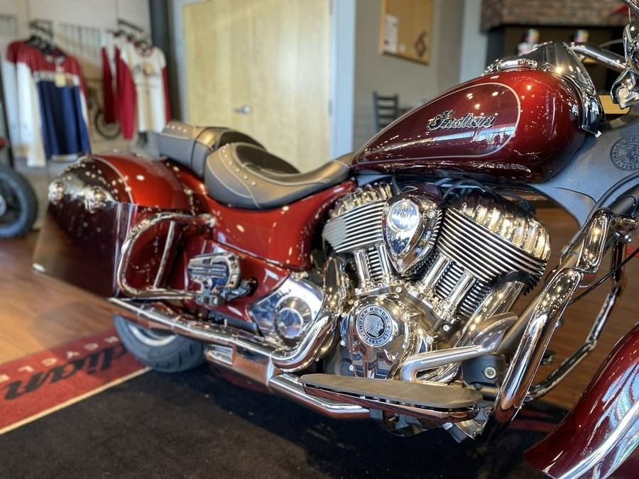 2022 Indian Motorcycle® Springfield® Maroon Metallic/Crimson Metallic