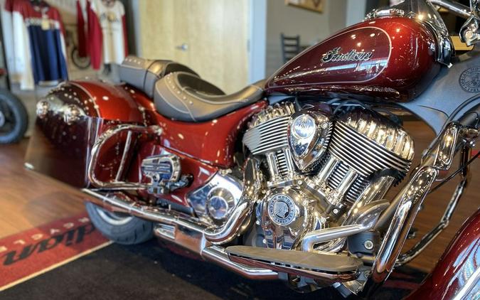 2022 Indian Motorcycle® Springfield® Maroon Metallic/Crimson Metallic