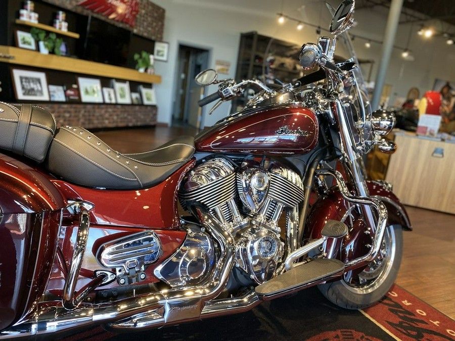 2022 Indian Motorcycle® Springfield® Maroon Metallic/Crimson Metallic