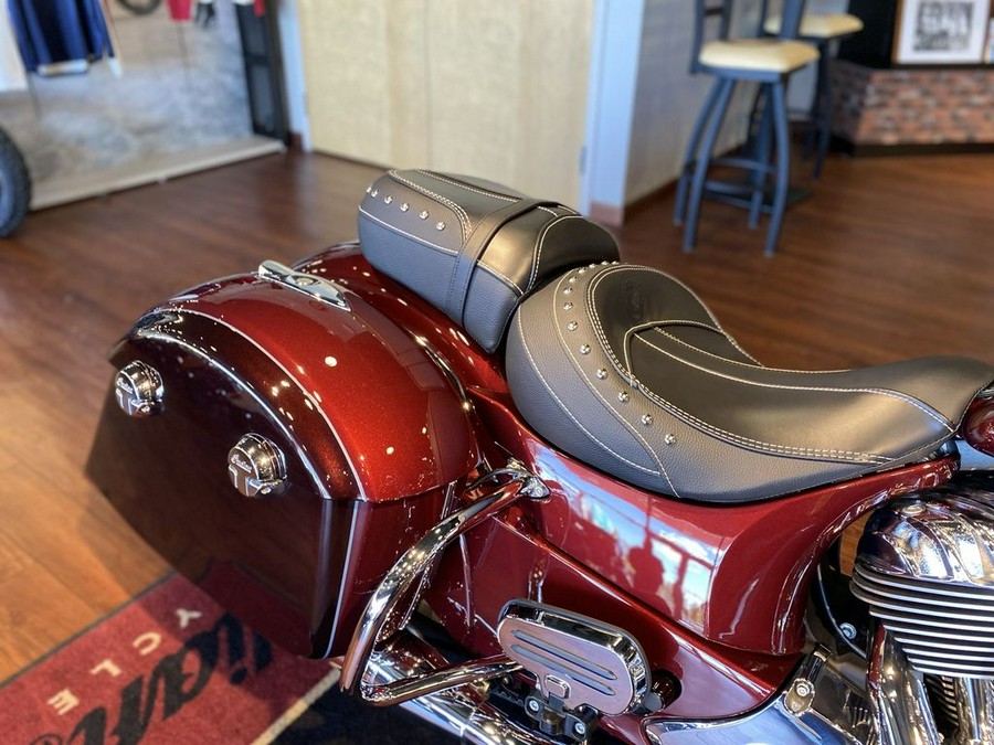 2022 Indian Motorcycle® Springfield® Maroon Metallic/Crimson Metallic