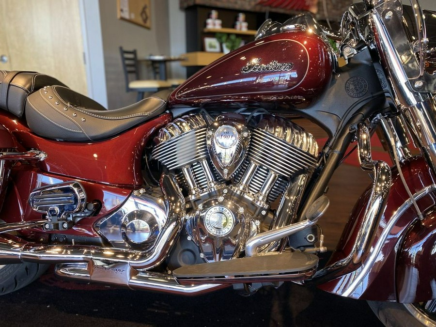 2022 Indian Motorcycle® Springfield® Maroon Metallic/Crimson Metallic