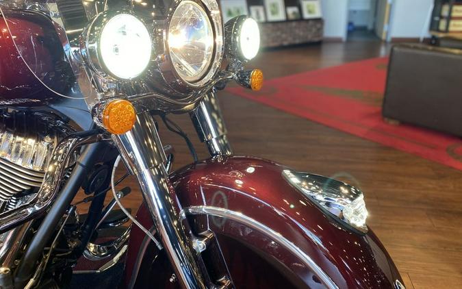 2022 Indian Motorcycle® Springfield® Maroon Metallic/Crimson Metallic