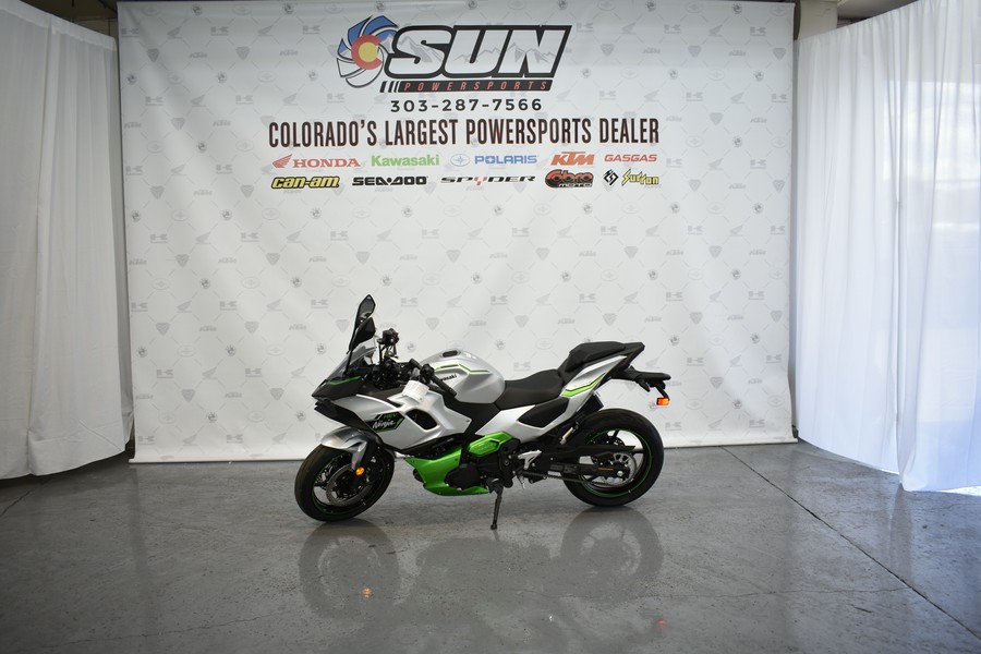 2024 Kawasaki Ninja® 7 Hybrid ABS