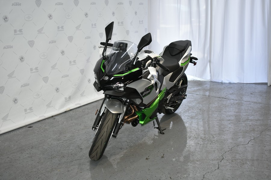 2024 Kawasaki Ninja® 7 Hybrid ABS