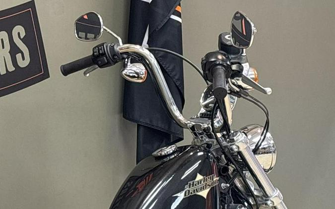 2016 Harley-Davidson® XL1200V - Sportster® Seventy-Two®