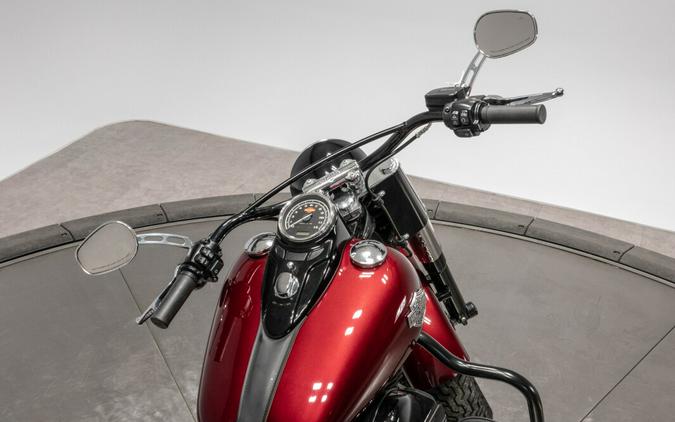 2016 HARLEY-DAVIDSON FLS SLIM in Velocity Red Sunglo