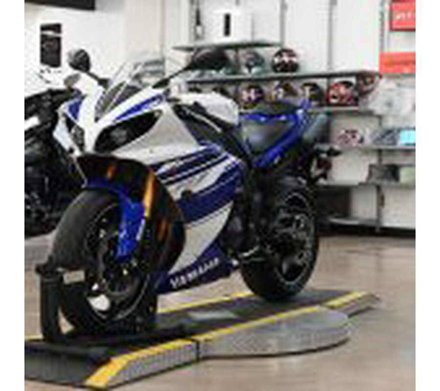 2014 Yamaha R1