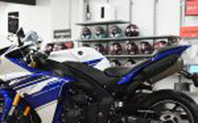 2014 Yamaha R1