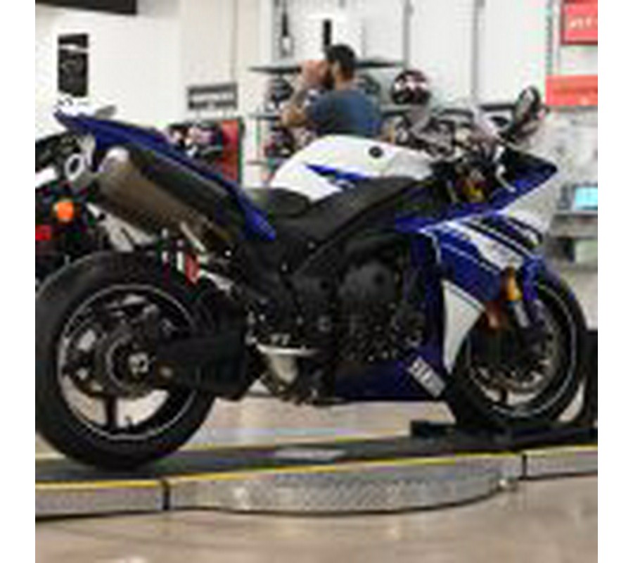 2014 Yamaha R1