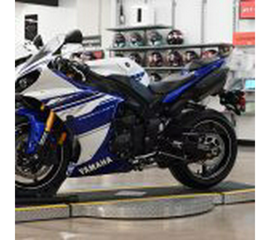 2014 Yamaha R1