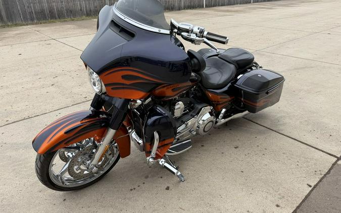 2015 Harley-Davidson® FLHXSE - CVO™ Street Glide®