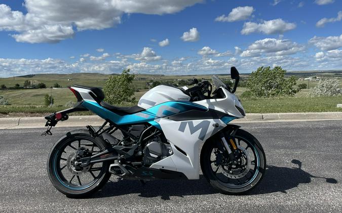 2022 CFMOTO 300SS