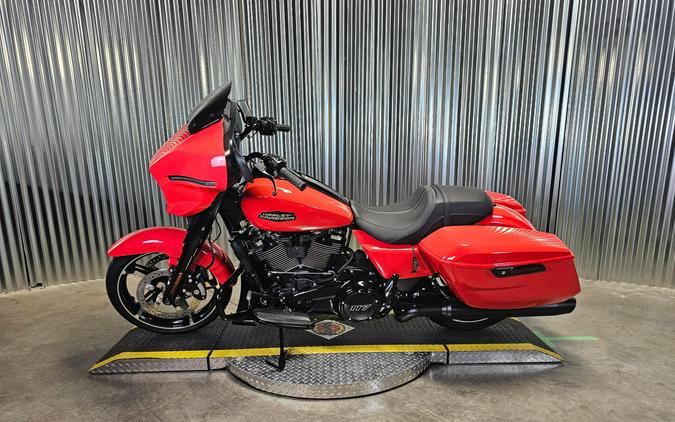 2026 Harley-Davidson Street Glide BLOOD ORANGE