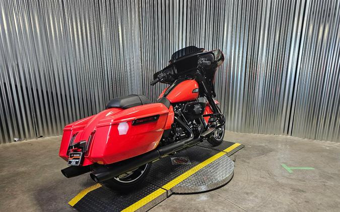 2026 Harley-Davidson Street Glide BLOOD ORANGE