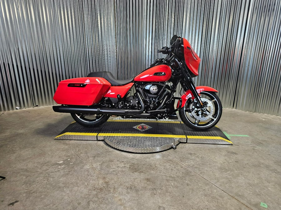 2026 Harley-Davidson Street Glide BLOOD ORANGE