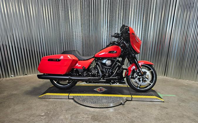 2026 Harley-Davidson Street Glide BLOOD ORANGE