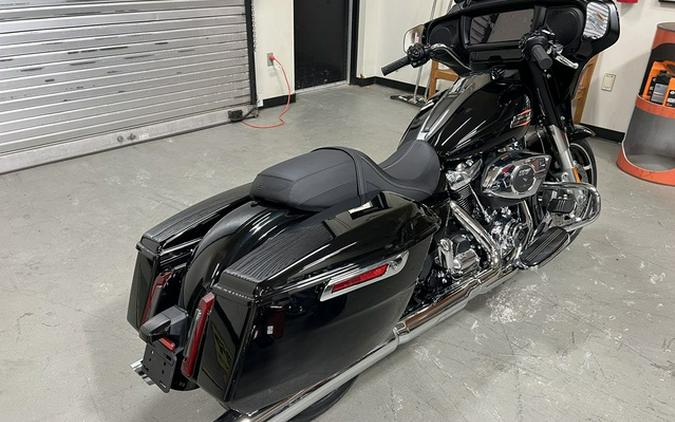 2025 Harley-Davidson FLHX - Street Glide