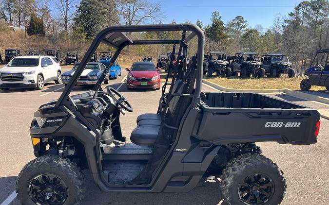 2025 Can-Am Defender DPS HD9