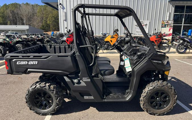 2025 Can-Am Defender DPS HD9
