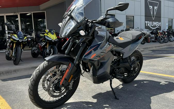 2022 KTM 890 Adventure