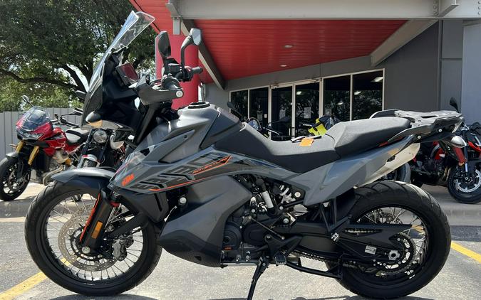 2022 KTM 890 Adventure
