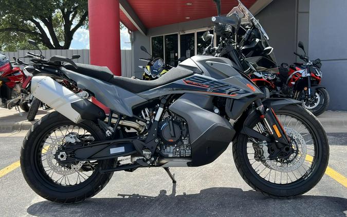 2022 KTM 890 Adventure