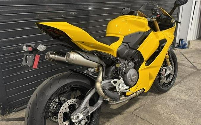 2026 Ducati PANIGALE V2S