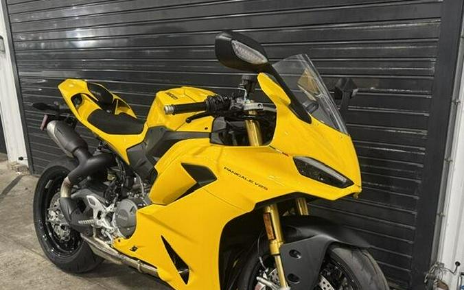 2026 Ducati PANIGALE V2S