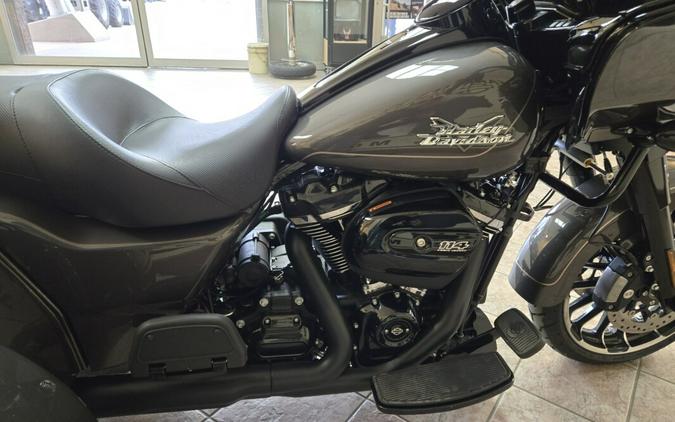 2023 Harley-Davidson® Road Glide® 3 Vivid Black