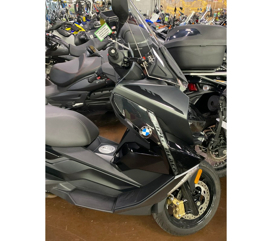 2024 BMW C 400 GT TRIPLE BLACK