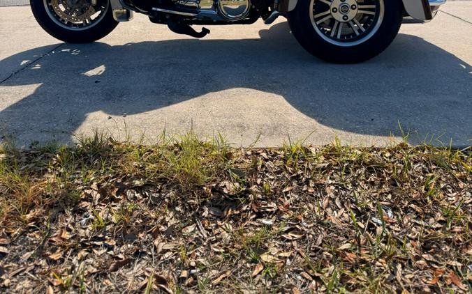 FLHTCUTG 2018 Tri Glide Ultra