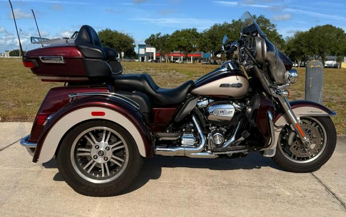 FLHTCUTG 2018 Tri Glide Ultra