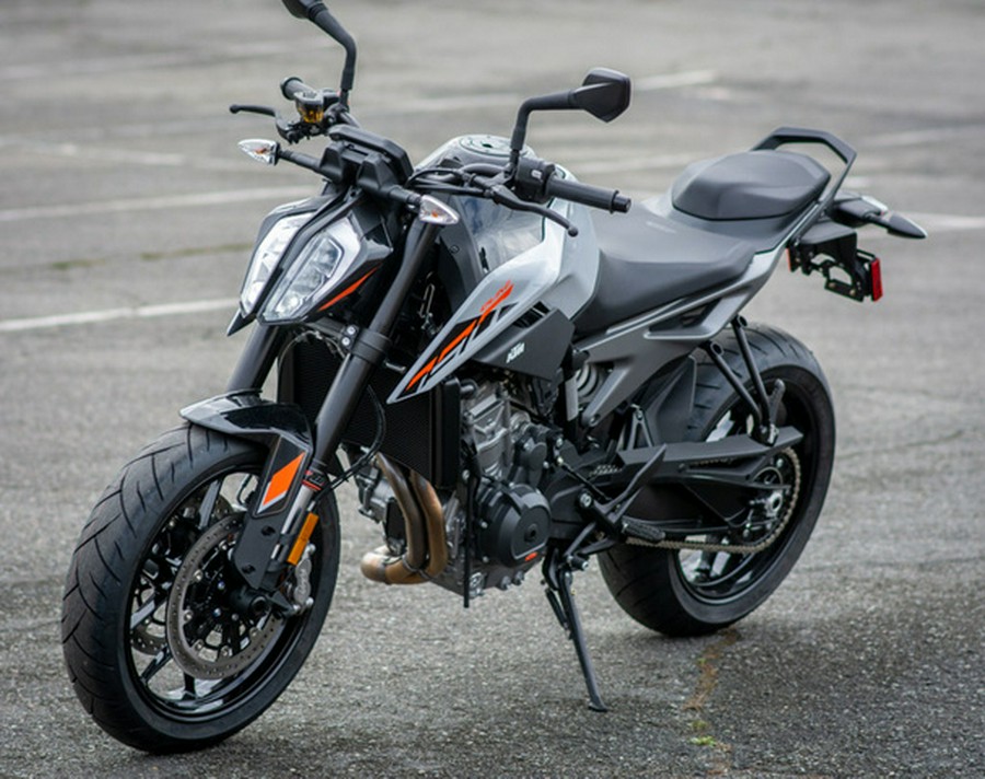 2024 KTM 790 Duke