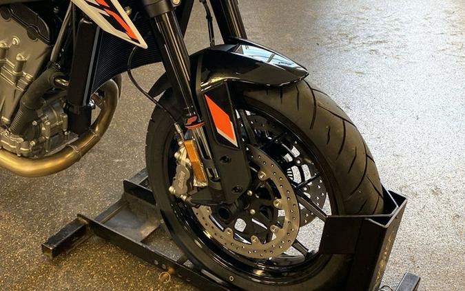 2024 KTM Duke 790