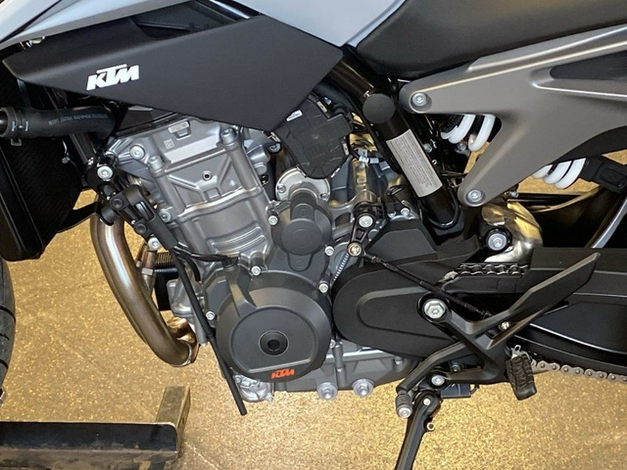 2024 KTM Duke 790