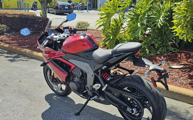 2025 Triumph Daytona 660 Carnival Red/Sapphire Black 660