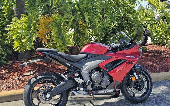 2025 Triumph Daytona 660 Carnival Red/Sapphire Black 660