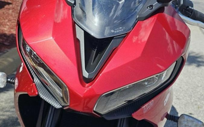 2025 Triumph Daytona 660 Carnival Red/Sapphire Black 660