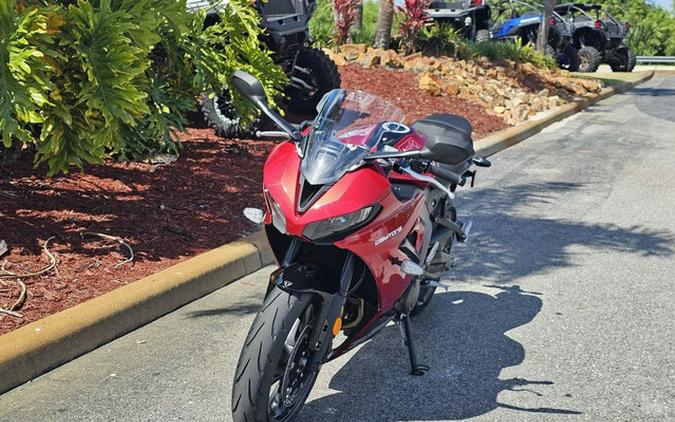 2025 Triumph Daytona 660 Carnival Red/Sapphire Black 660