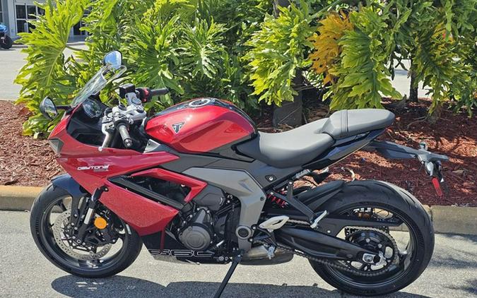 2025 Triumph Daytona 660 Carnival Red/Sapphire Black 660