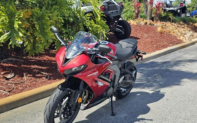 2025 Triumph Daytona 660 Carnival Red/Sapphire Black 660