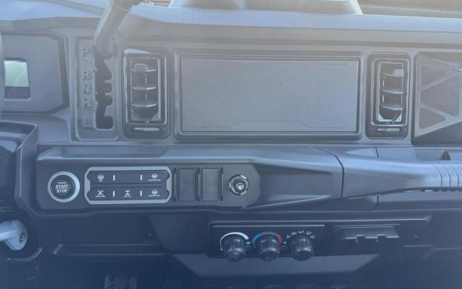 2026 Can-Am® Defender MAX XT CAB HD11