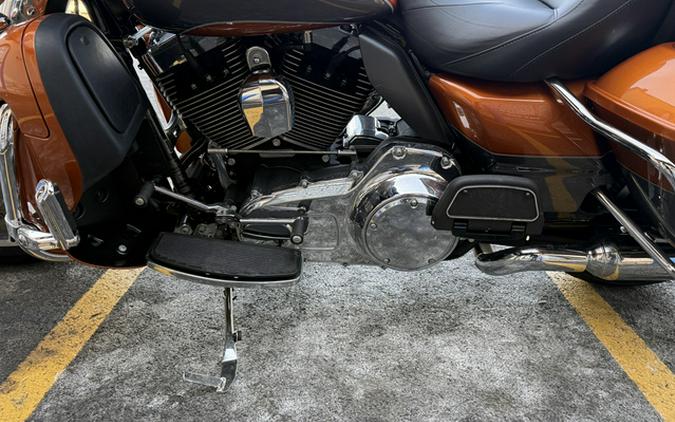 2015 Harley-Davidson FLHTCU
