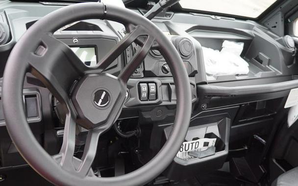 2026 Can-Am® Defender DPS CAB HD9 Compass Green